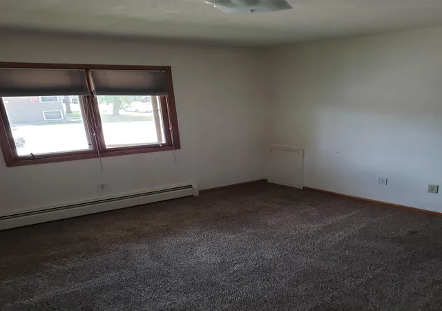 Photo 4 of House for sale at 1229-1231 Jefferson St, Alexandria, MN 56308 | MLS# 7160511 | Listing updated on 2026-10-16