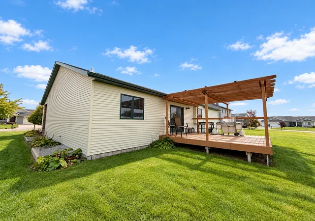 Photo 3 of Single family home for sale at 656 Westminster Dr, Moorhead, MN 56560 | MLS# 7160517 | Listing updated on 2026-10-20