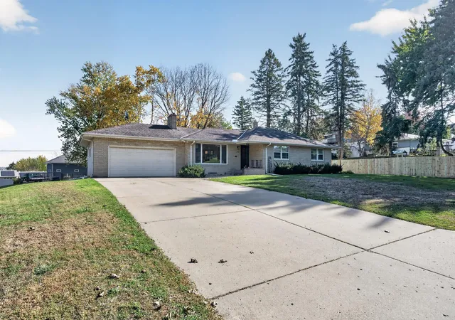 Photo 2 of Single family home for sale at 346 Reid Ln, South Saint Paul, MN 55075 | MLS# 7160522 | Listing updated on 2026-10-23
