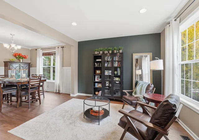 Photo 4 of Single family home for sale at 580 Eastgate Pkwy, Saint Paul, MN 55115 | MLS# 7160523 | Listing updated on 2026-10-21