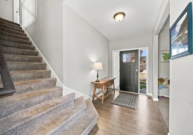 Photo 4 of Single family home for sale at 9435 Compass Pointe Rd, Saint Paul, MN 55129 | MLS# 7160535 | Listing updated on 2026-10-22