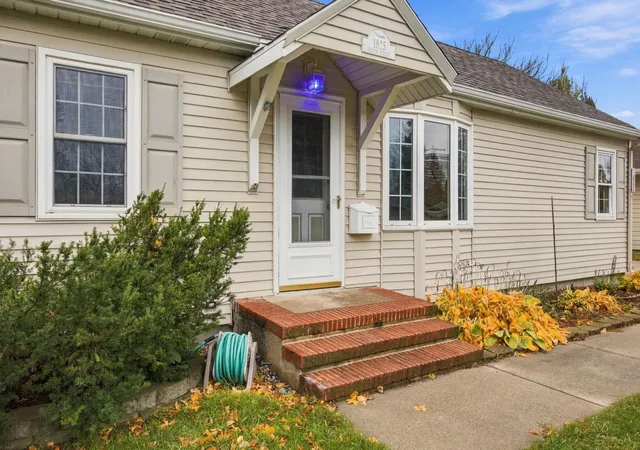Photo 2 of Single family home for sale at 1825 4th Street S, Moorhead, MN 56560 | MLS# 7160554 | Listing updated on 2026-10-28