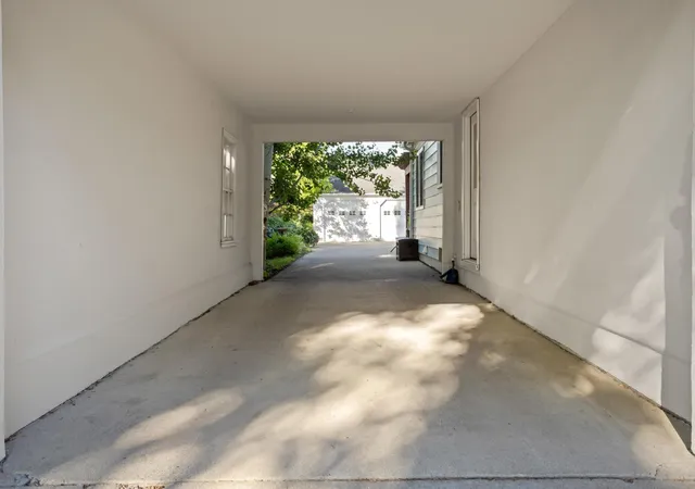 Photo 3 of Single family home for sale at 1617 9th Street S, Fargo, ND 58103 | MLS# 7160563 | Listing updated on 2026-10-22