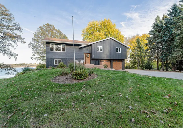 Single family home for sale at 2400 Auburn Dr, Victoria, MN 55386 | MLS# 7160573