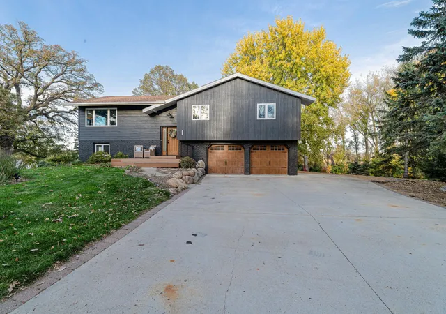 Photo 1 of Single family home for sale at 2400 Auburn Dr, Victoria, MN 55386 | MLS# 7160573 | Listing updated on 2026-10-22