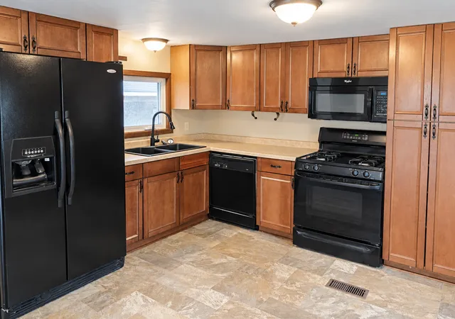 Photo 3 of Sale Pending at 412 W Hazel Ave, Pillager, MN 56473 | MLS# 7160575 | Listing updated on 2026-10-22