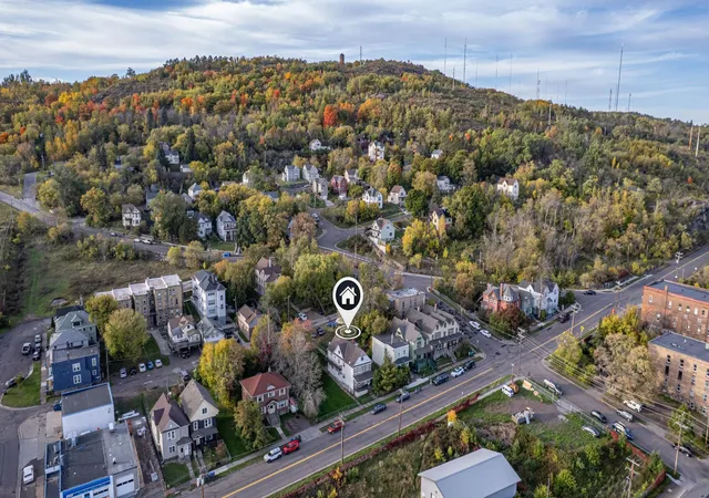 Photo 4 of House for sale at 1811 W 1st Street, Duluth, MN 55806 | MLS# 7160594 | Listing updated on 2026-10-20