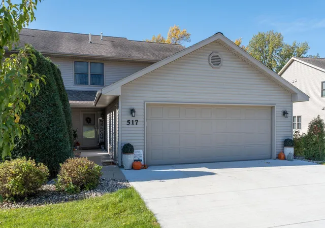 Photo 2 of Single family home for sale at 517 W Riverview Dr, Waterville, MN 56096 | MLS# 7160609 | Listing updated on 2026-10-21