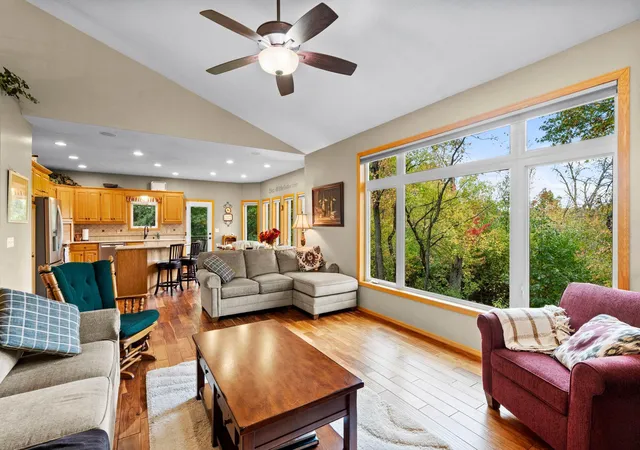 Photo 4 of Single family home for sale at 542 Majestic Oaks Ct, Eagan, MN 55123 | MLS# 7160634 | Listing updated on 2026-10-29