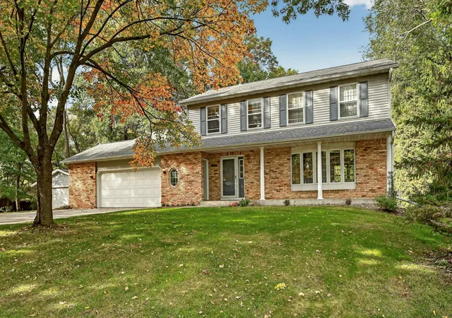 Single family home for sale at 2829 Shadow Dr SE, Rochester, MN 55904 | MLS# 7160683