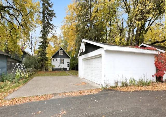 Photo 4 of Single family home for sale at 1119 10th Avenue S, Fargo, ND 58103 | MLS# 7160688 | Listing updated on 2026-10-28