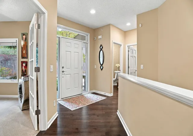 Photo 2 of Single family home for sale at 6042 Clarion Cir, Hopkins, MN 55343 | MLS# 7160714 | Listing updated on 2026-10-23