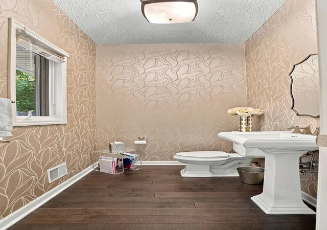 Photo 3 of Single family home for sale at 6042 Clarion Cir, Hopkins, MN 55343 | MLS# 7160714 | Listing updated on 2026-10-23