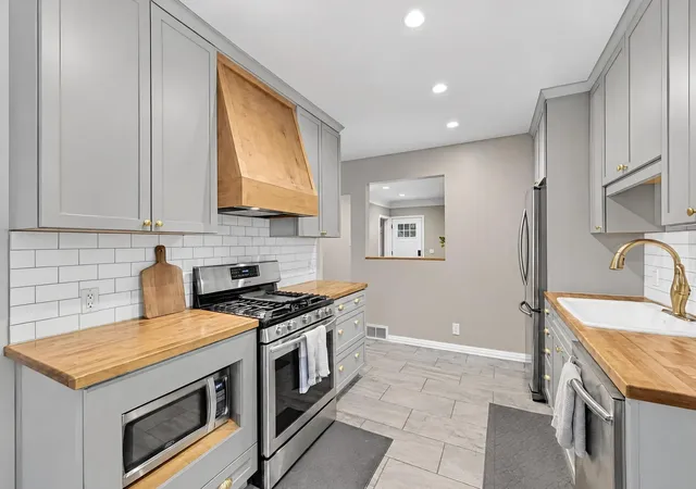 Photo 3 of Single family home for sale at 3514 3rd Street NE, Minneapolis, MN 55418 | MLS# 7160720 | Listing updated on 2026-10-16
