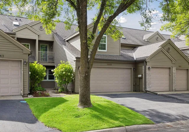 Photo 3 of Single family home for sale at 1640 Rose Hl Cir, Saint Paul, MN 55108 | MLS# 7160728 | Listing updated on 2026-10-16