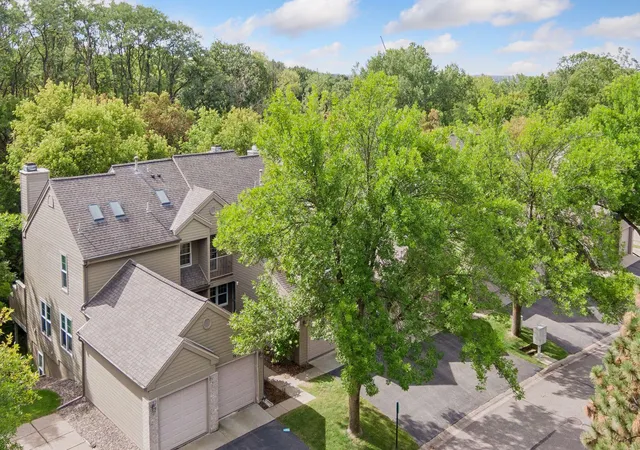 Photo 4 of Single family home for sale at 1640 Rose Hl Cir, Saint Paul, MN 55108 | MLS# 7160728 | Listing updated on 2026-10-16