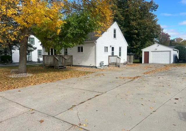 Photo 3 of Single family home for sale at 611 S Swift Ave, Litchfield, MN 55355 | MLS# 7160731 | Listing updated on 2026-10-19