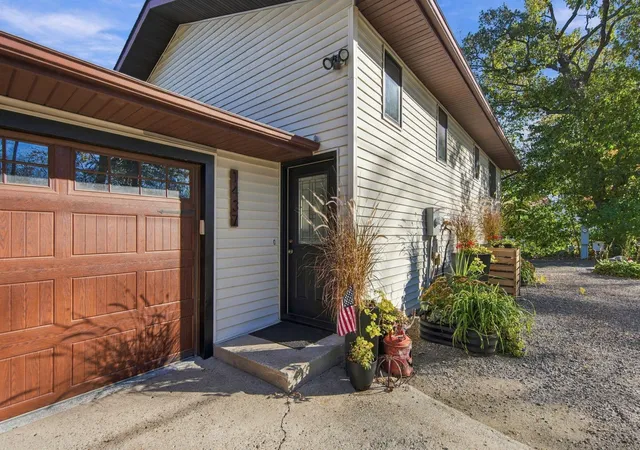Photo 1 of Single family home for sale at 1437 Pulaski Rd, Buffalo, MN 55313 | MLS# 7160732 | Listing updated on 2026-10-22