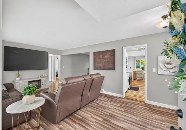 Photo 4 of Single family home for sale at 2071 Cedar Ave, Saint Paul, MN 55110 | MLS# 7160750 | Listing updated on 2026-10-22