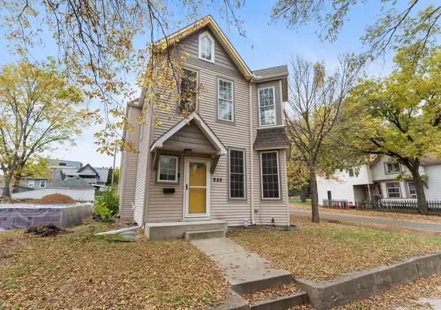 Photo 3 of Single family home for sale at 989 Burr St, Saint Paul, MN 55130 | MLS# 7160761 | Listing updated on 2026-10-17