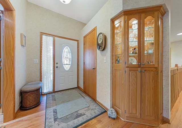 Photo 3 of Townhouse for sale at 616 Obrien Pkwy, Belle Plaine, MN 56011 | MLS# 7160763 | Listing updated on 2026-10-22