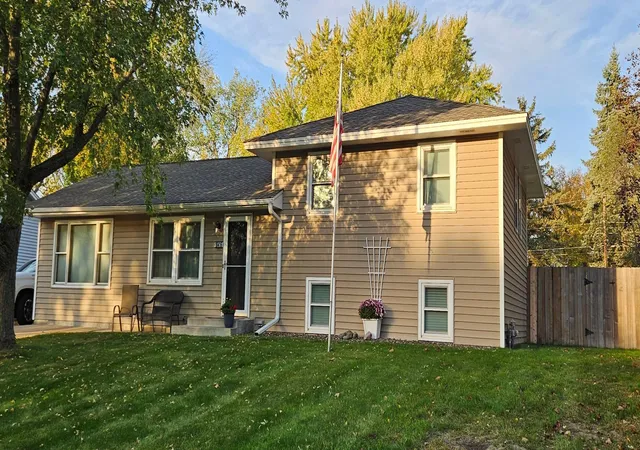 Photo 1 of Single family home for sale at 10416 Arrowhead St NW, Minneapolis, MN 55433 | MLS# 7160773 | Listing updated on 2026-10-30