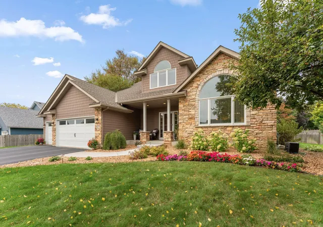 Photo 1 of Single family home for sale at 16279 Harvard Dr, Lakeville, MN 55044 | MLS# 7160774 | Listing updated on 2026-10-20