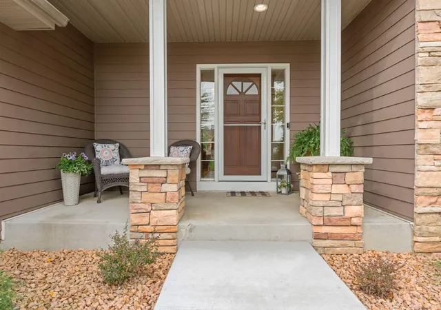 Photo 3 of Single family home for sale at 16279 Harvard Dr, Lakeville, MN 55044 | MLS# 7160774 | Listing updated on 2026-10-20