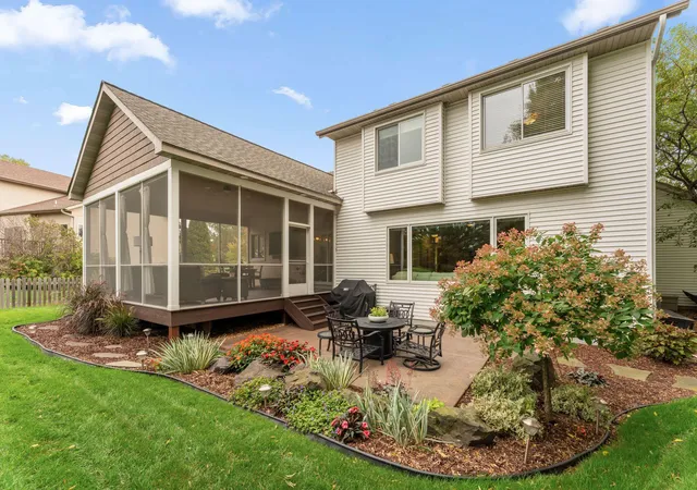 Photo 4 of Single family home for sale at 16279 Harvard Dr, Lakeville, MN 55044 | MLS# 7160774 | Listing updated on 2026-10-20
