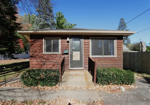 Photo 1 of Single family home for sale at 619 2nd Avenue Sw, Forest Lake, MN 55025 | MLS# 7160800 | Listing updated on 2026-10-18