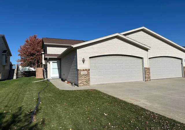 Photo 2 of Townhouse for sale at 1316 37th Avenue S, Moorhead, MN 56560 | MLS# 7160813 | Listing updated on 2026-10-22