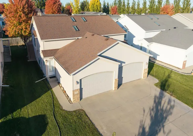 Photo 3 of Townhouse for sale at 1316 37th Avenue S, Moorhead, MN 56560 | MLS# 7160813 | Listing updated on 2026-10-22