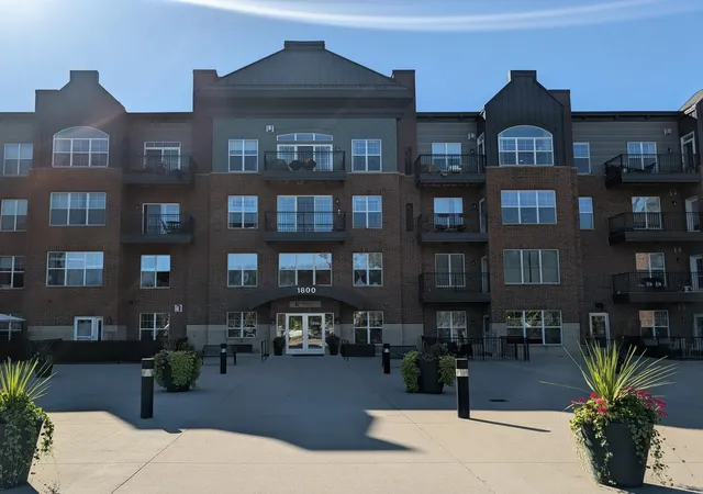 Photo 1 of Condo for sale at 1800 Graham Ave #416, Saint Paul, MN 55116 | MLS# 7160814 | Listing updated on 2026-10-31