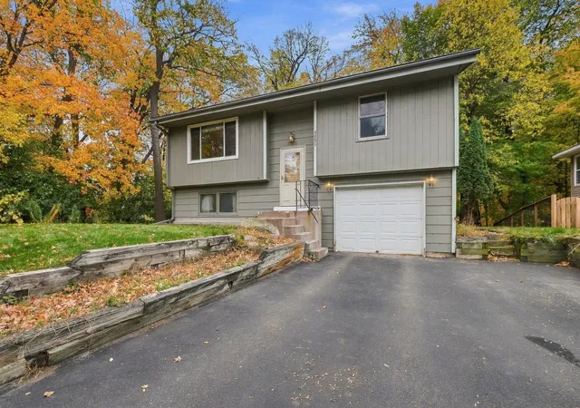 Photo 2 of Single family home for sale at 4605 Cumberland Rd, Mound, MN 55364 | MLS# 7160818 | Listing updated on 2026-10-26