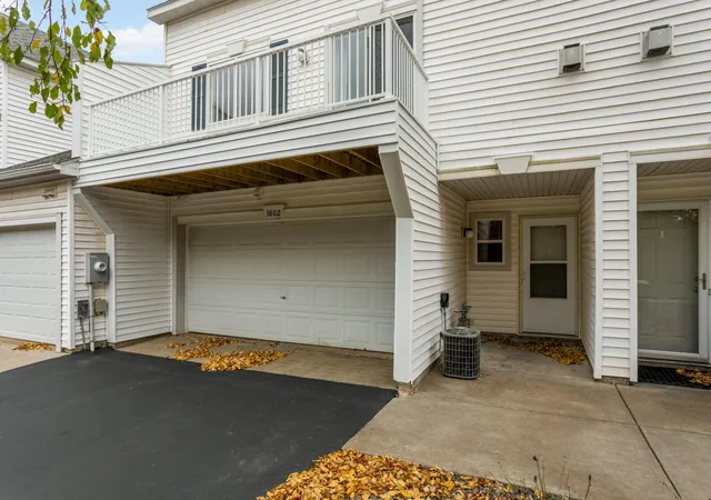 Photo 3 of Single family home for sale at 3802 Abercrombie Ln, Stillwater, MN 55082 | MLS# 7160835 | Listing updated on 2026-10-16