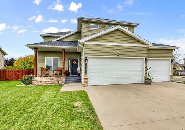 Photo 1 of Single family home for sale at 4203 18th Street S, Moorhead, MN 56560 | MLS# 7160838 | Listing updated on 2026-10-22
