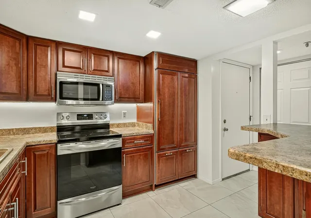 Photo 3 of Condo for sale at 625 19th Street Nw #507, Rochester, MN 55901 | MLS# 7160842 | Listing updated on 2026-10-20