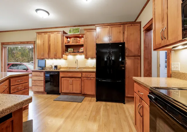 Photo 4 of Single family home for sale at 204 Ridge Dr, Brainerd, MN 56401 | MLS# 7160871 | Listing updated on 2026-10-20