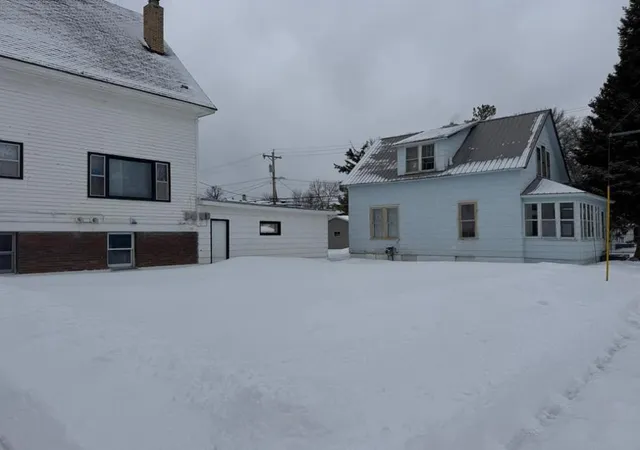 Photo 3 of House for sale at 516 7th Avenue, International Falls, MN 56649 | MLS# 7160877 | Listing updated on 2026-10-17