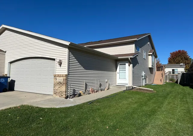 Photo 3 of Townhouse for sale at 1318 37th Avenue S, Moorhead, MN 56560 | MLS# 7160889 | Listing updated on 2026-10-22