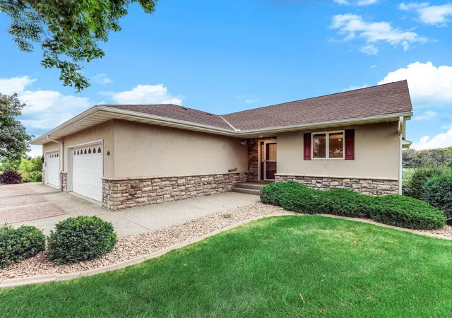 Photo 3 of Single family home for sale at 295 Orchard Ct, Howard Lake, MN 55349 | MLS# 7160911 | Listing updated on 2026-10-22