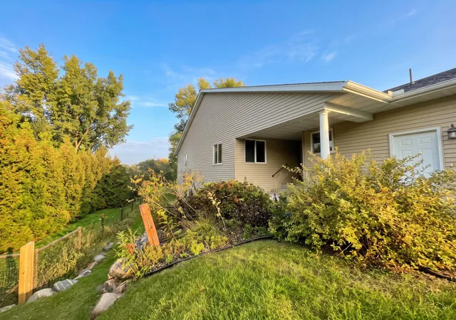 Photo 2 of Single family home for sale at 534 Delaware St SW, Lonsdale, MN 55046 | MLS# 7160921 | Listing updated on 2026-10-16