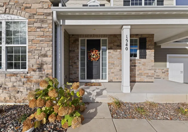Photo 3 of Single family home for sale at 1540 Deephaven Dr, Saint Paul, MN 55129 | MLS# 7160928 | Listing updated on 2026-10-16
