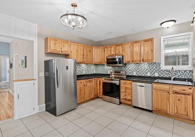 Photo 4 of Single family home for sale at 639 Adams St NE, Minneapolis, MN 55413 | MLS# 7160940 | Listing updated on 2026-10-30