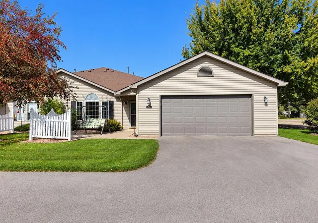 Photo 1 of Sale Pending at 1705 Carriage Homes Dr Sw #D, Austin, MN 55912 | MLS# 7160947 | Listing updated on 2026-10-20