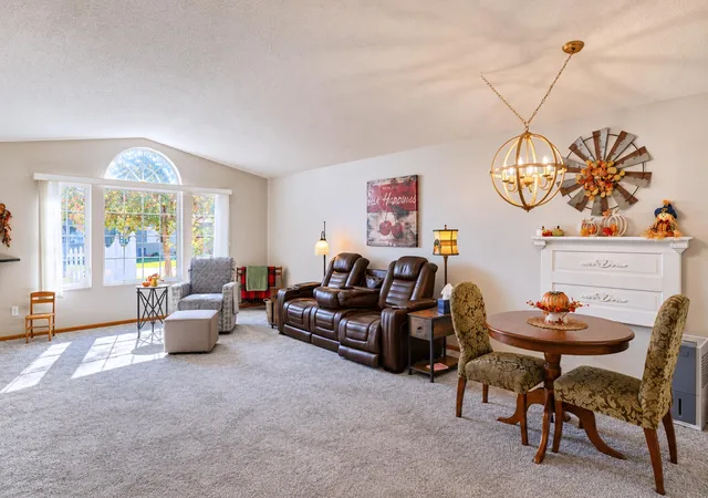 Photo 3 of Sale Pending at 1705 Carriage Homes Dr SW #D, Austin, MN 55912 | MLS# 7160947 | Listing updated on 2026-10-20