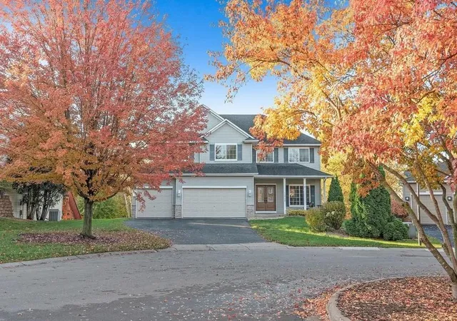 Photo 1 of Single family home for sale at 10948 Eagle View Cir, Saint Paul, MN 55129 | MLS# 7160948 | Listing updated on 2026-10-22