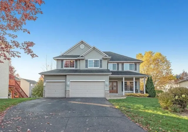 Photo 2 of Single family home for sale at 10948 Eagle View Cir, Saint Paul, MN 55129 | MLS# 7160948 | Listing updated on 2026-10-22