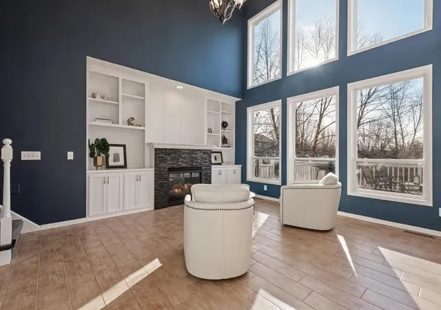 Photo 4 of Single family home for sale at 10948 Eagle View Cir, Saint Paul, MN 55129 | MLS# 7160948 | Listing updated on 2026-10-22