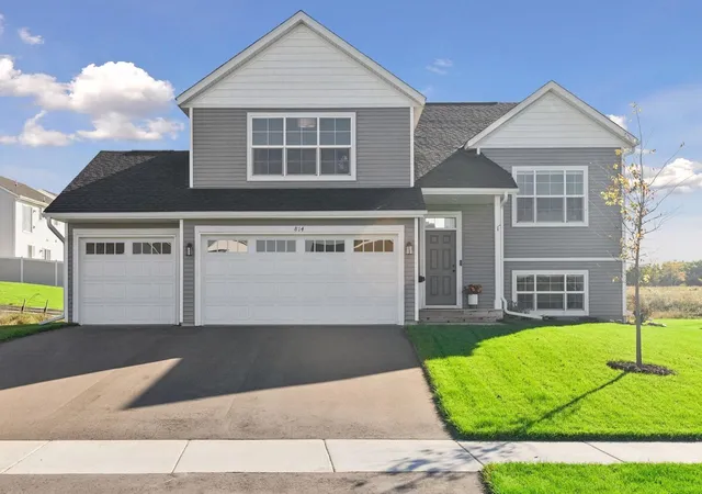 Photo 1 of Single family home for sale at 814 Fox River Rd, Somerset, WI 54025 | MLS# 7160963 | Listing updated on 2026-10-22
